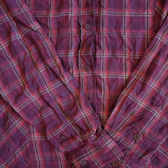 Columbia Long-Sleeved Button-up Outdoor Shirt - Picture 3 of 4